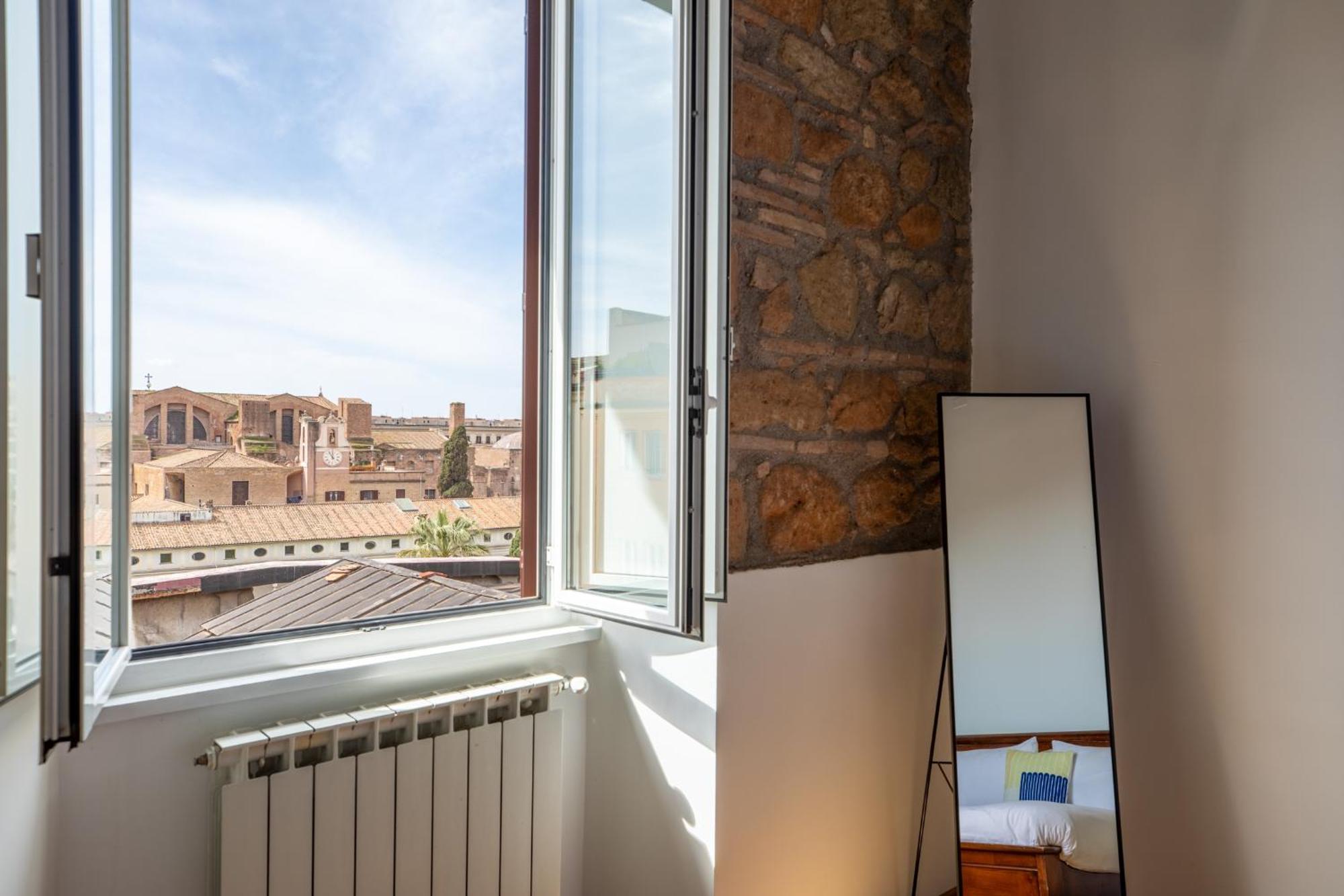 Apartment Iflat Minimal Design In The Heart Of *