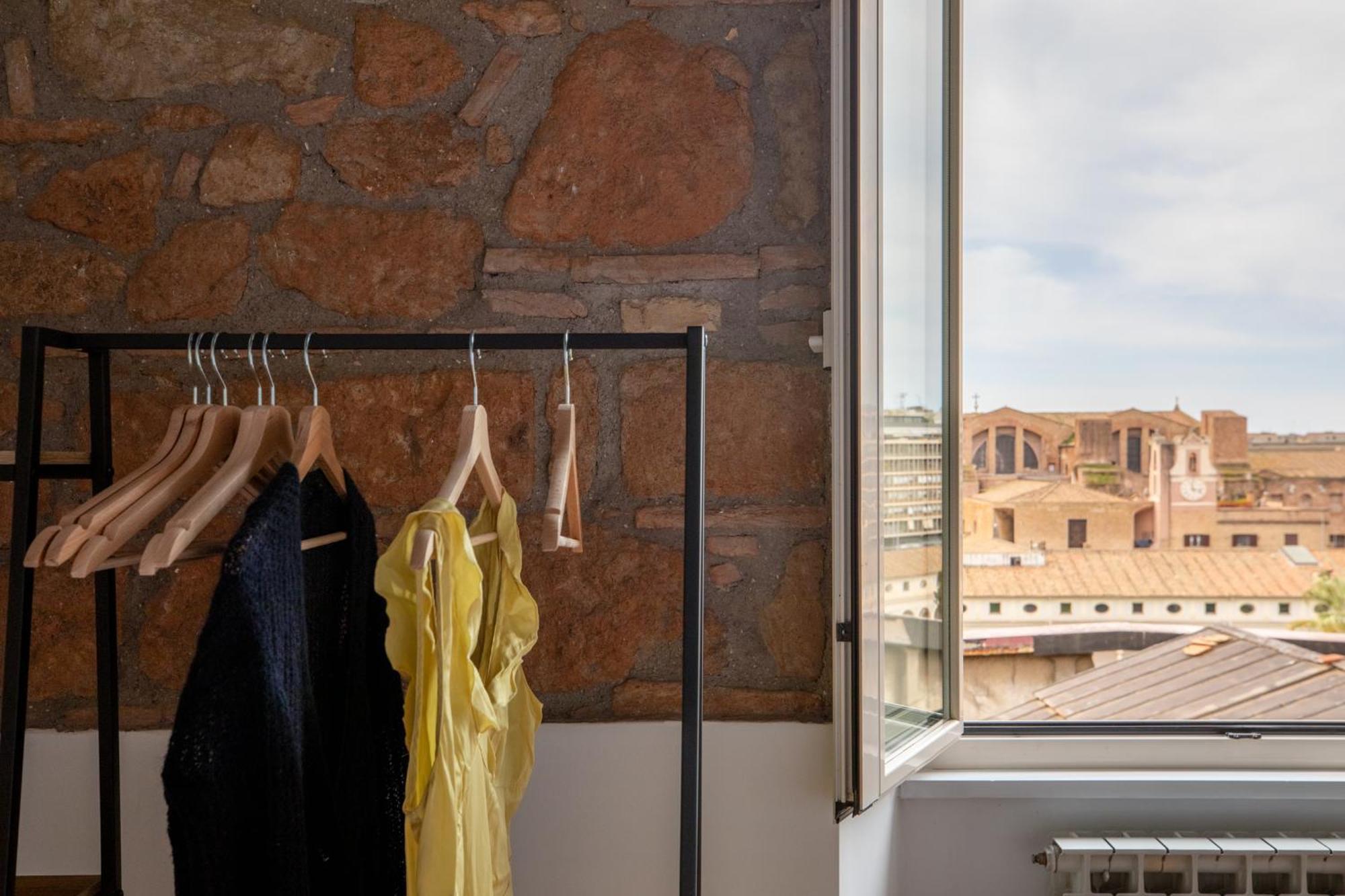 Iflat Minimal Design In The Heart Of Apartment